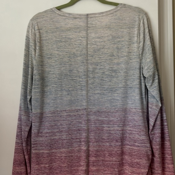 T by Talbots ombré pattern long sleeve top. Size L - Picture 5 of 5